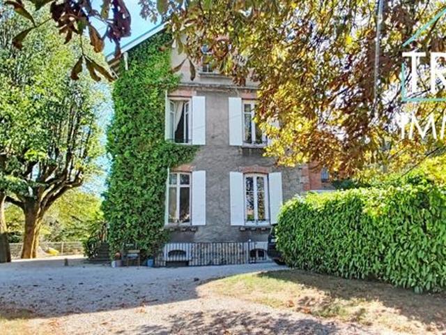 Maison 11 pièces 284 m²