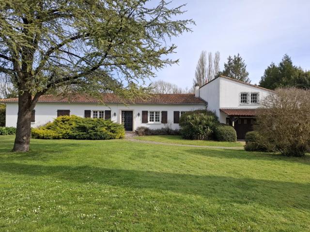 Maison 11 pièces 285 m²