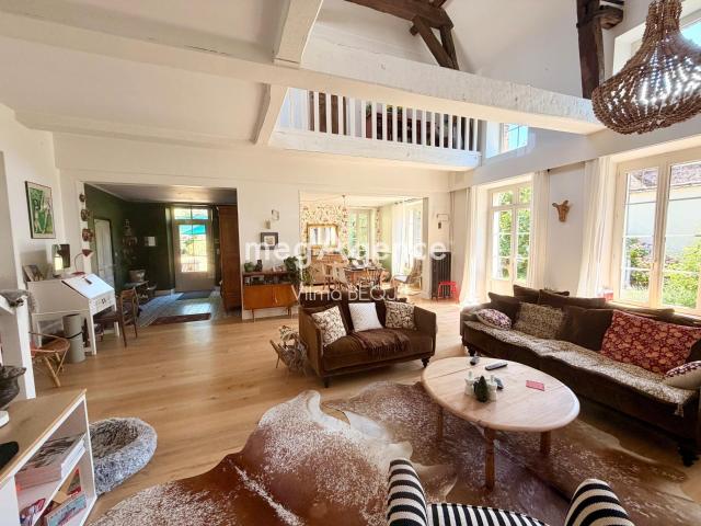 Maison 11 pièces 265 m²