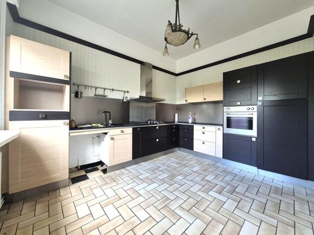 Maison 11 pièces 288 m²