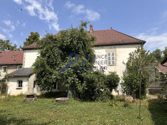 Maison 11 pièces 288 m²
