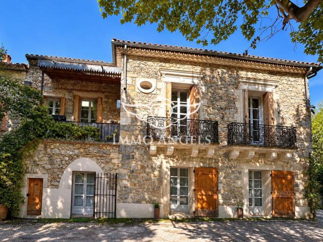 Maison 11 pièces 289 m²