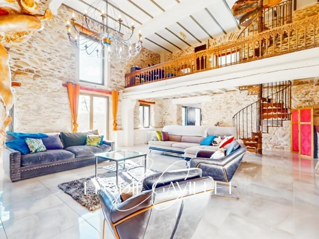 Maison 11 pièces 290 m²