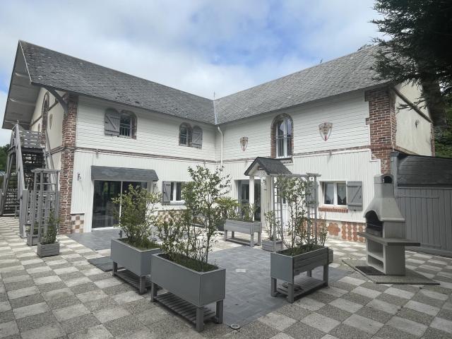 Maison 11 pièces 298 m²