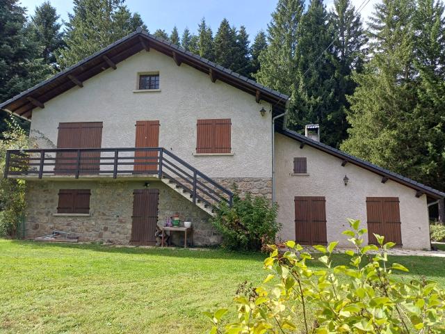 Maison 11 pièces 200 m²