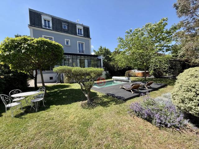 Maison 11 pièces 200 m²