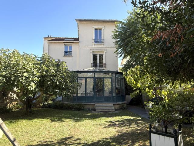 Maison 11 pièces 200 m²