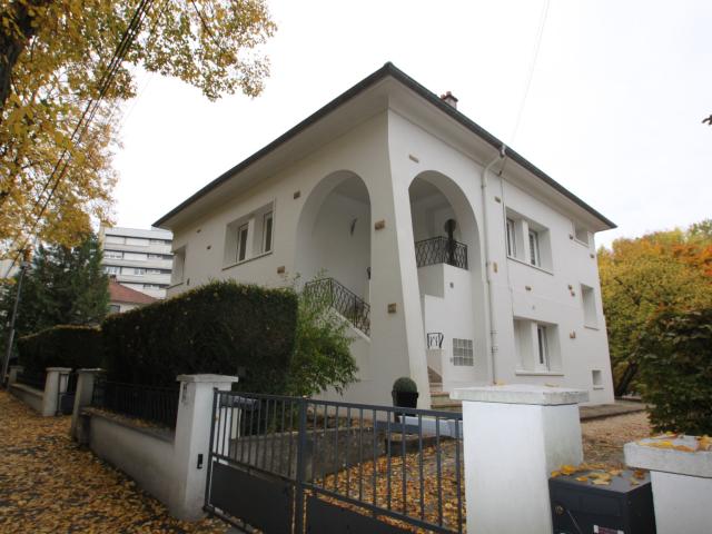 Maison 11 pièces 206 m²