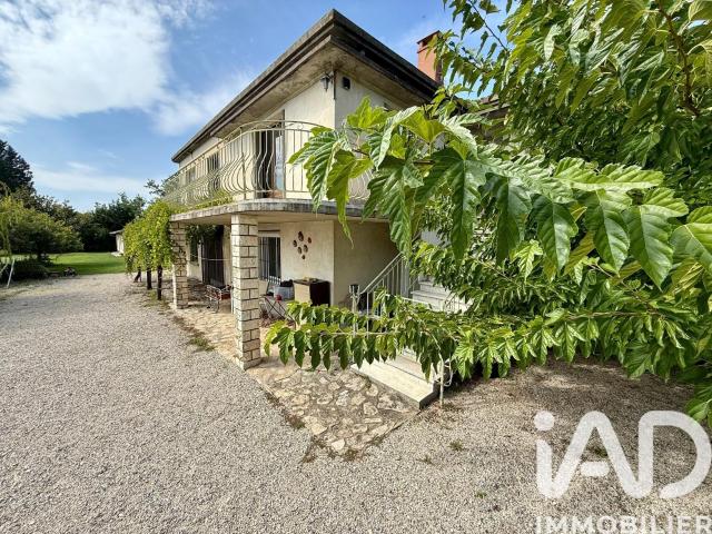 Maison 11 pièces 210 m²
