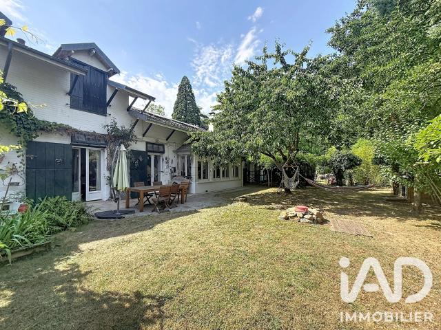 Maison 11 pièces 212 m²
