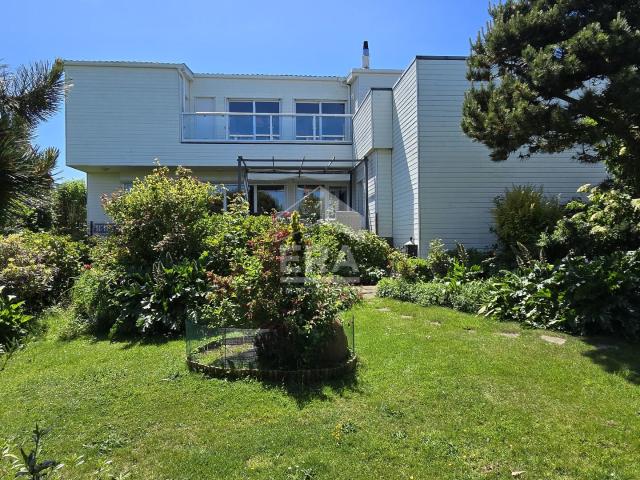 Maison 11 pièces 217 m²