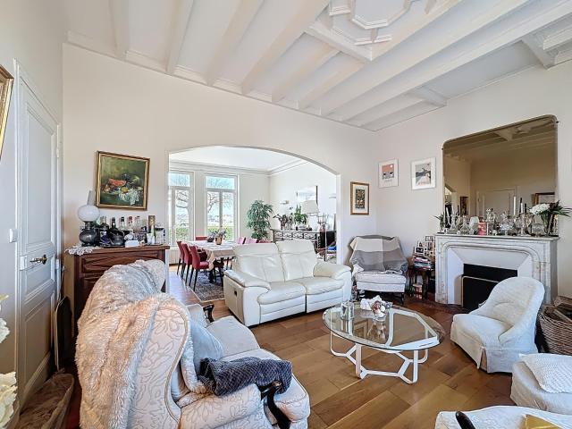 Maison 11 pièces 217 m²