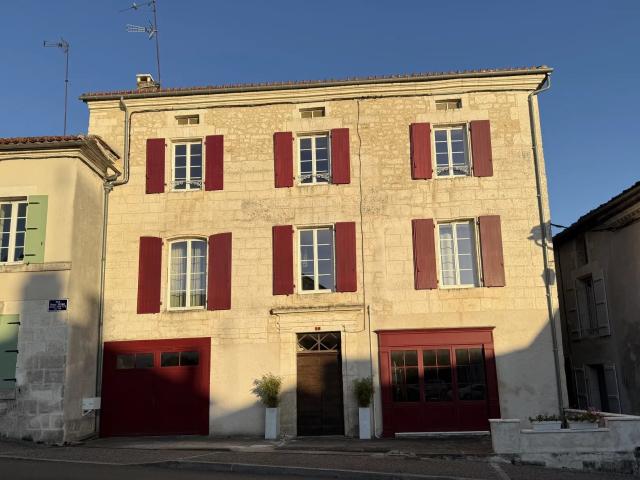 Maison 11 pièces 214 m²