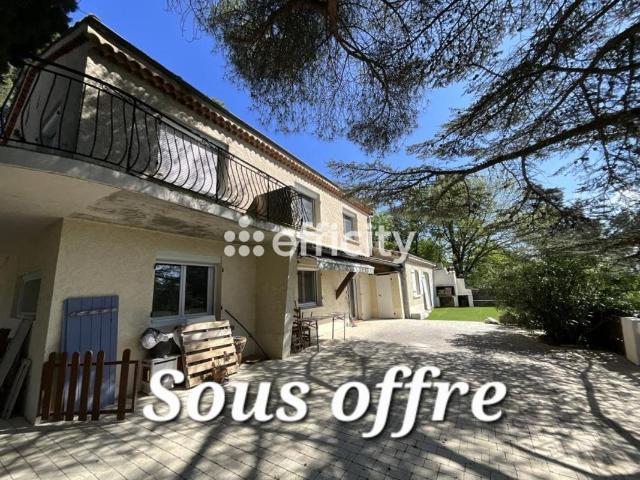 Maison 11 pièces 215 m²