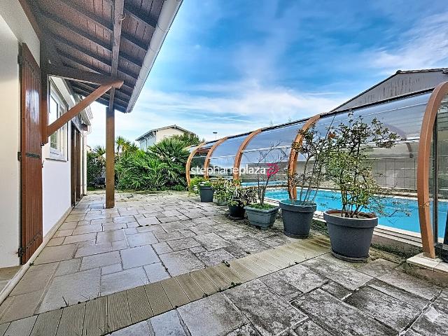 Maison 11 pièces 215 m²