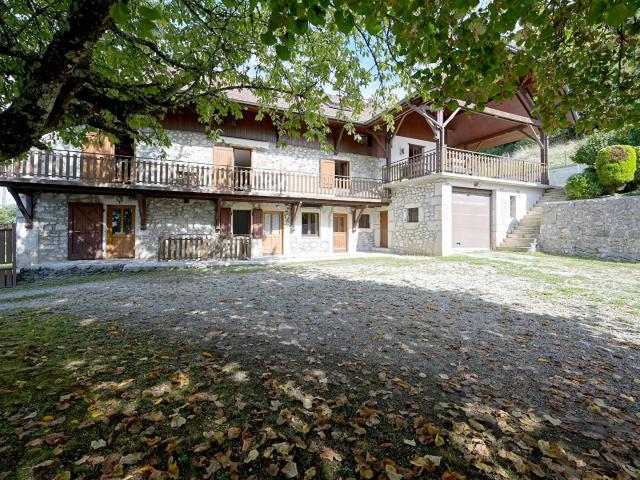 Maison 11 pièces 216 m²