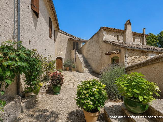 Maison 11 pièces 219 m²