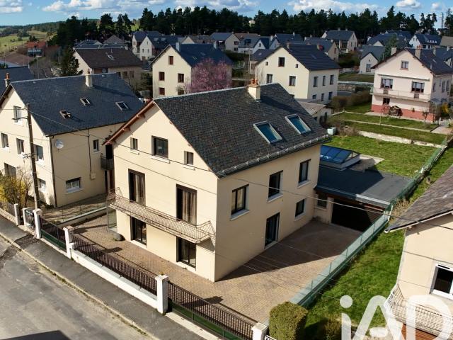 Maison 11 pièces 223 m²