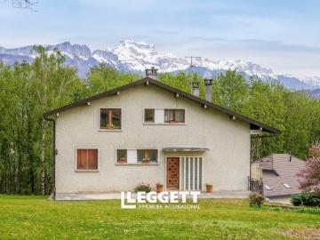 Maison 11 pièces 220 m²
