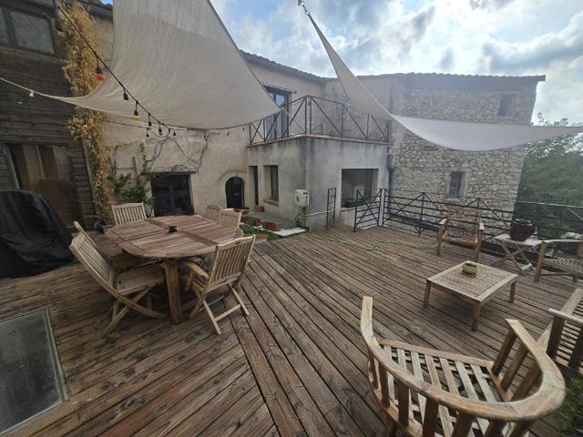 Maison 11 pièces 220 m²
