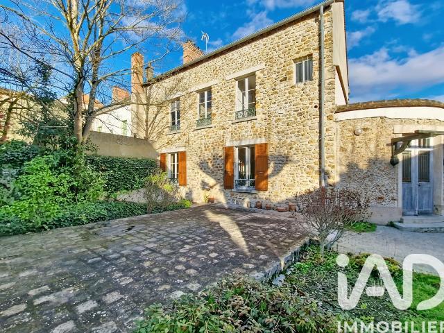 Maison 11 pièces 220 m²