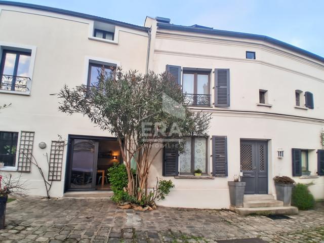 Maison 11 pièces 221 m²