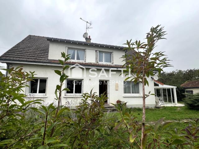 Maison 11 pièces 221 m²