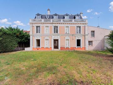 Maison 11 pièces 227 m²