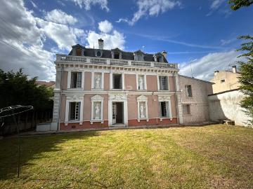 Maison 11 pièces 227 m²