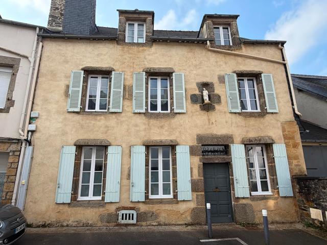 Maison 11 pièces 230 m²