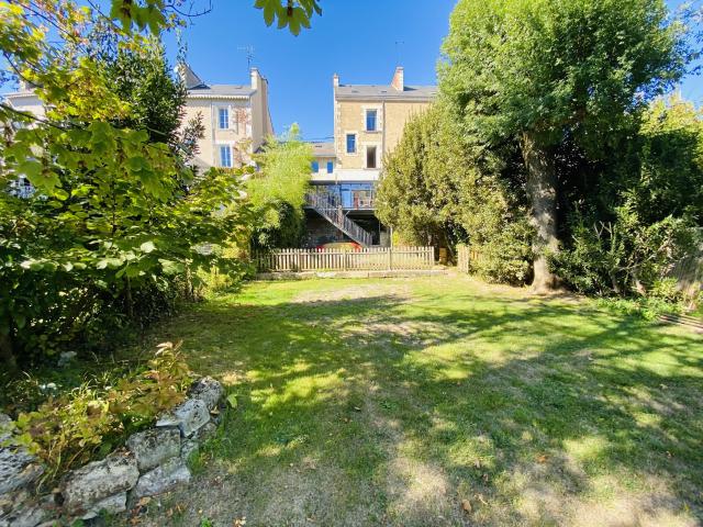 Maison 11 pièces 230 m²
