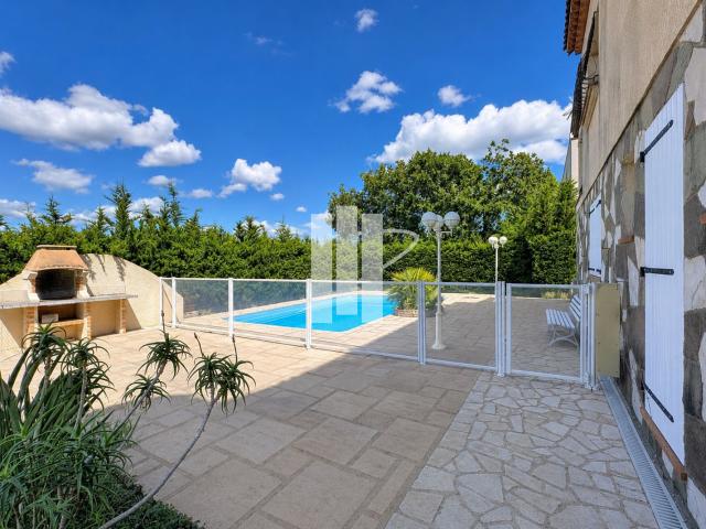 Maison 11 pièces 230 m²