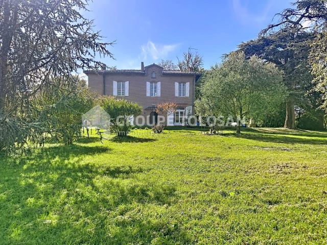 Maison 11 pièces 230 m²