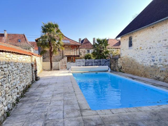 Maison 11 pièces 230 m²