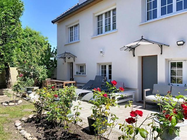 Maison 11 pièces 230 m²