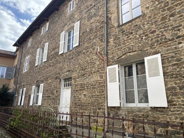 Maison 11 pièces 231 m²