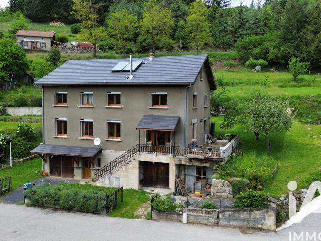 Maison 11 pièces 231 m²