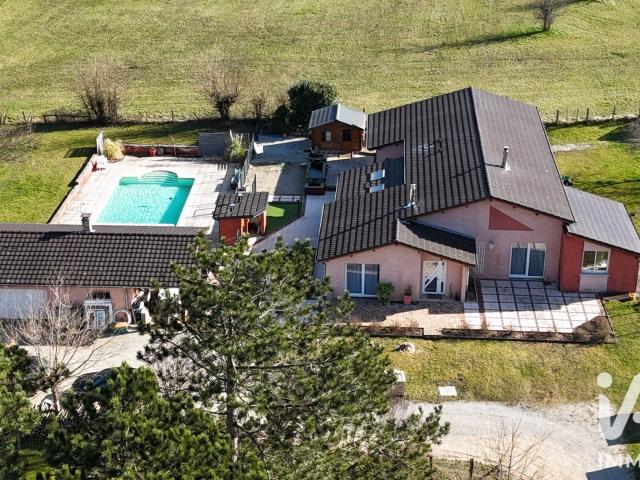 Maison 11 pièces 232 m²