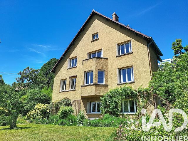 Maison 11 pièces 232 m²