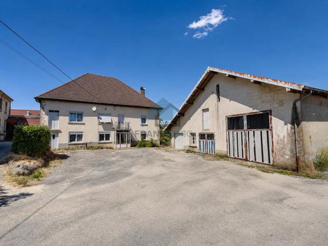 Maison 11 pièces 232 m²