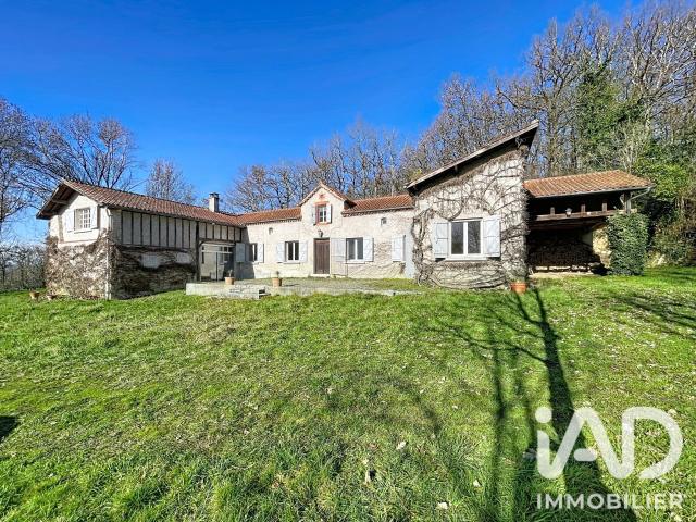 Maison 11 pièces 232 m²