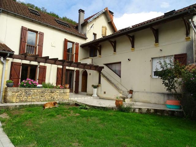 Maison 11 pièces 234 m²