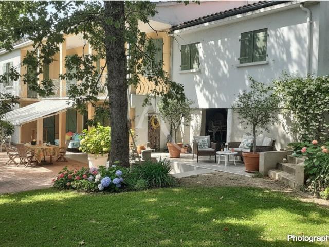 Maison 11 pièces 235 m²