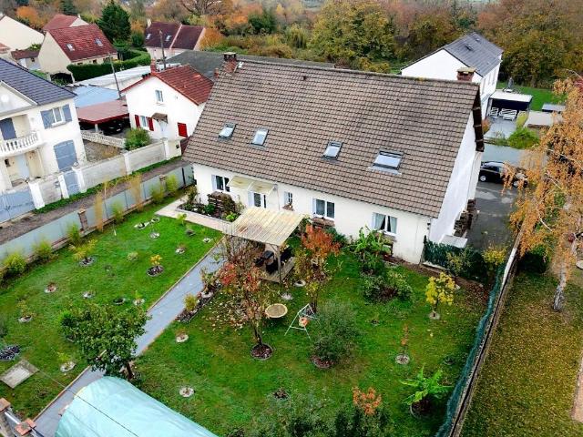 Maison 11 pièces 252 m²