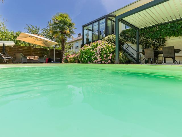 Maison 11 pièces 238 m²