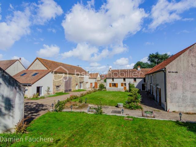 Maison 11 pièces 340 m²
