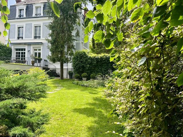Maison 11 pièces 340 m²
