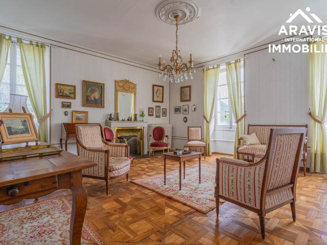Maison 11 pièces 340 m²