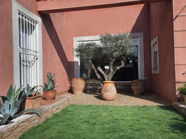 Maison 11 pièces 341 m²