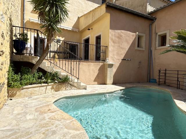 Maison 11 pièces 342 m²
